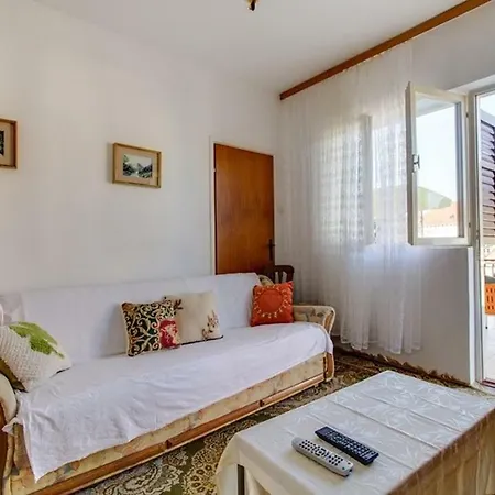 Apartment In 14852 Mali Losinj