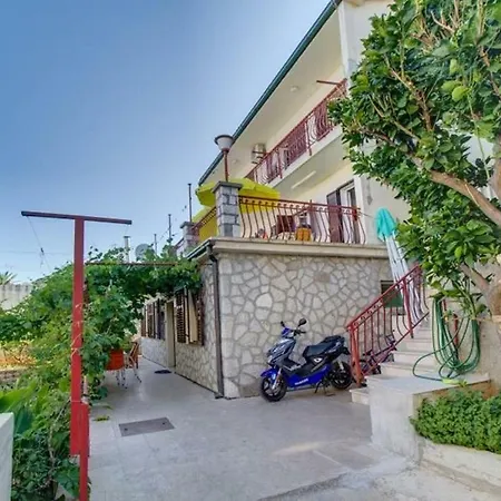 Apartment In 14852 Mali Losinj