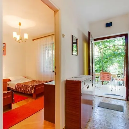 In 14852 Apartment *